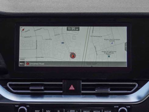 Certified 2022 Kia Niro EX image 13