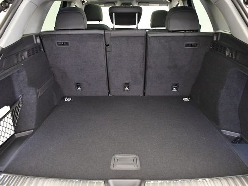 Used 2025 Audi Q5 Premium w/ Convenience Package image 55