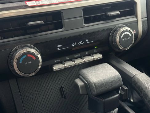 Used 2025 Toyota Tacoma SR5 image 29