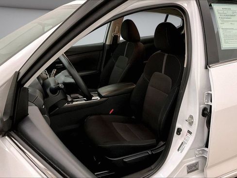 Used 2024 Nissan Sentra SV FWD image 21