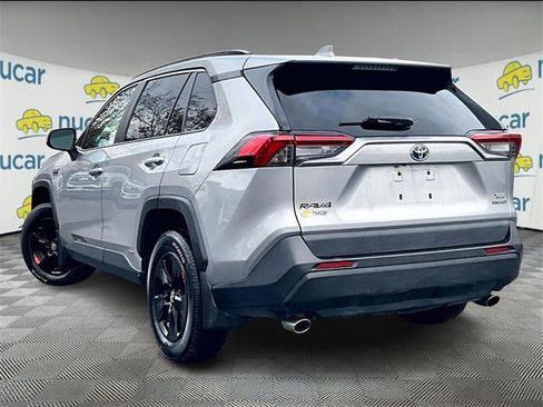 Used 2019 Toyota RAV4 XLE image 2