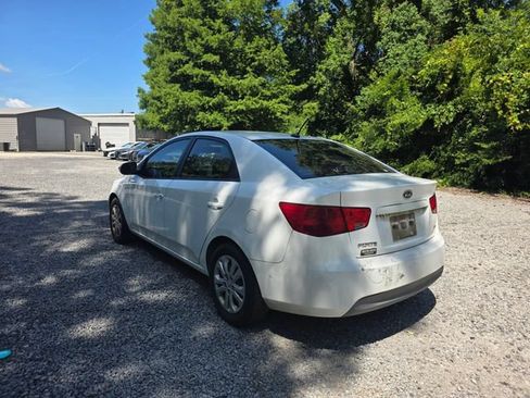 Used 2010 Kia Forte EX FWD image 5