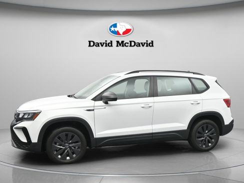Used 2023 Volkswagen Taos S w/ Driver Assistance Package FWD image 5