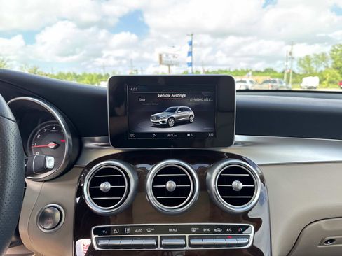 Used 2018 Mercedes-Benz GLC 300 image 25