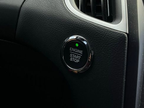 Used 2022 Ford Edge SE w/ Black Appearance Package image 25