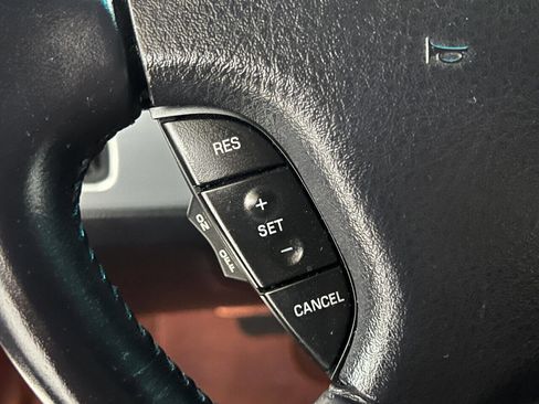 Used 2005 Ford Thunderbird Deluxe image 80