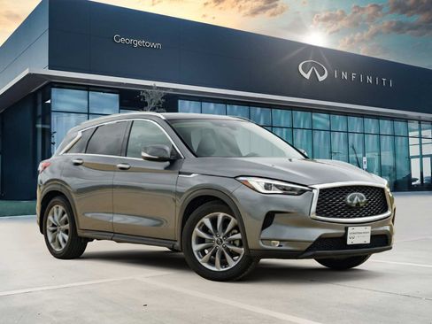 Used 2020 INFINITI QX50 Luxe w/ Navigation Package FWD image 2