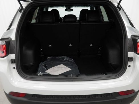 New 2026 Jeep Compass Latitude image 30