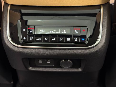 Used 2025 INFINITI QX80 Luxe w/ Cargo Package AWD/4WD image 37