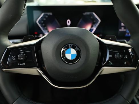 Used 2026 BMW 530i w/ Premium Package RWD image 31