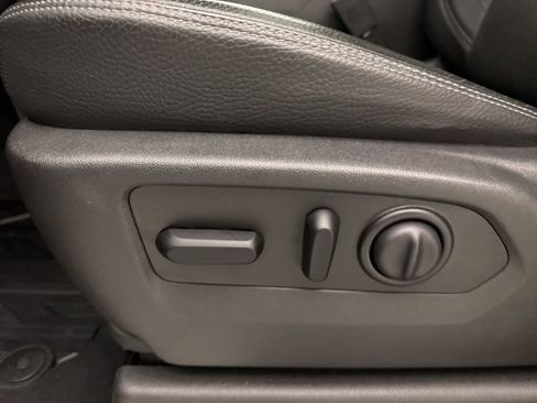 Used 2020 GMC Sierra 3500 Denali w/ Denali Ultimate Package image 30