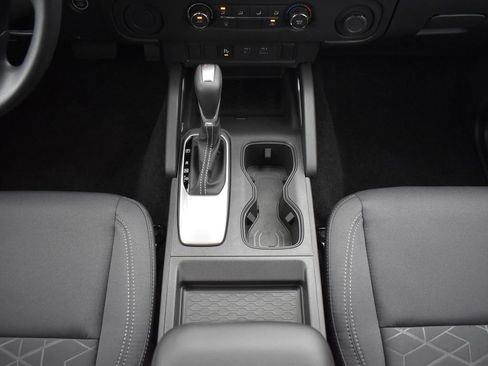 Used 2025 Nissan Frontier SV w/ Tow Package image 12