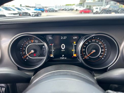 Used 2023 Jeep Gladiator Sport AWD/4WD image 11