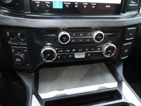 Used 2023 Ford F350 Platinum w/ FX4 Off-Road Package image 29