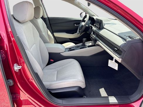 Certified 2024 Honda Accord EX image 31