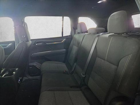 Used 2025 GMC Acadia Elevation FWD image 14