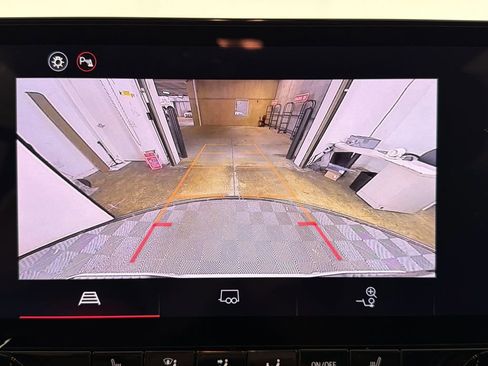 New 2026 GMC Canyon Elevation w/ Convenience Package image 28