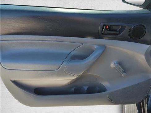Used 2013 Toyota Tacoma 4x4 Regular Cab image 10