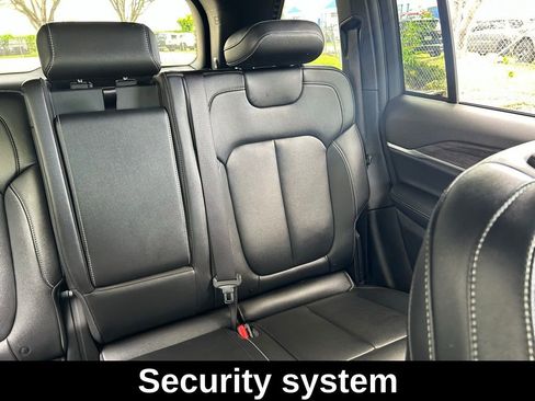 Certified 2024 Jeep Grand Cherokee Limited w/ Black Appearance Package image 17