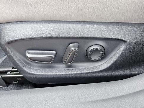 Used 2024 Toyota Camry XSE image 9