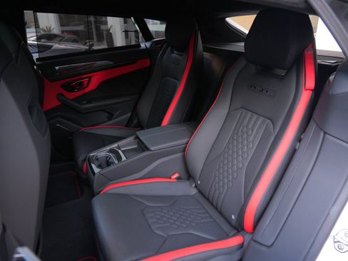 Used 2023 Lamborghini Urus S image 6