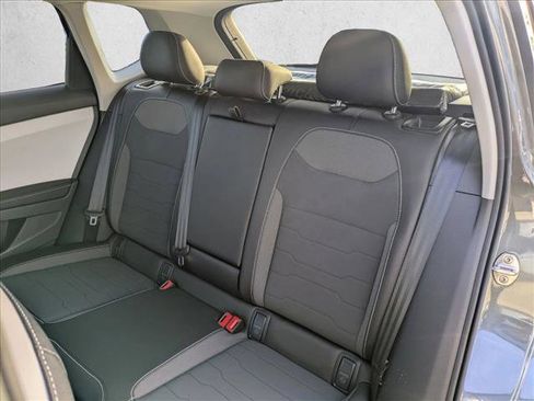 New 2026 Volkswagen Taos SE image 14