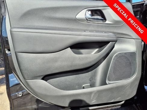 New 2026 Chrysler Voyager LX image 8