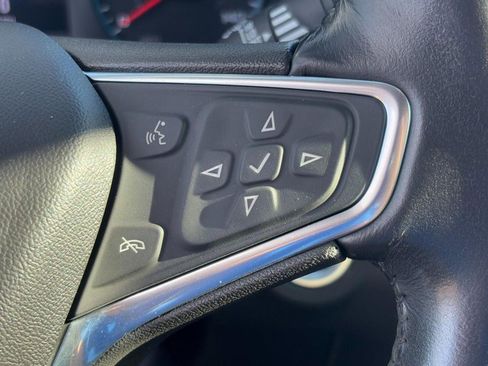 Used 2018 Chevrolet Equinox LT image 18