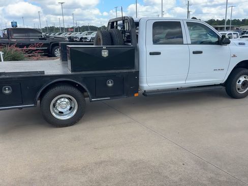 Used 2022 RAM 3500 Tradesman w/ Chrome Appearance Group AWD/4WD image 7
