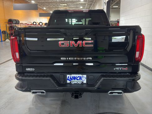 Used 2025 GMC Sierra 1500 AT4 w/ AT4 Premium Package AWD/4WD image 4