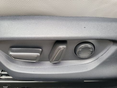 Used 2026 Toyota Camry SE FWD image 27