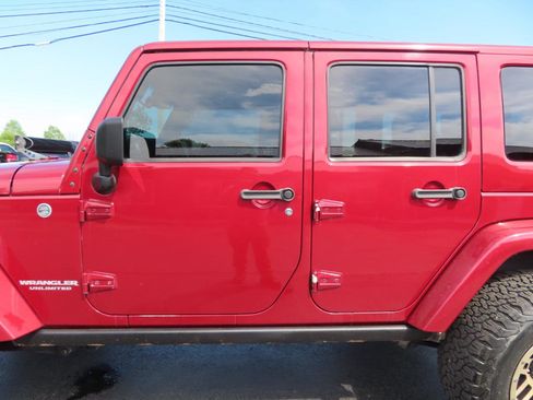 Used 2013 Jeep Wrangler Unlimited Rubicon w/ Dual Top Group AWD/4WD image 15