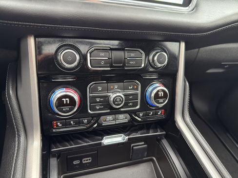 Used 2024 GMC Yukon Denali image 18