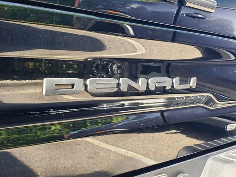 Used 2024 GMC Sierra 1500 Denali w/ Technology Package AWD/4WD image 8