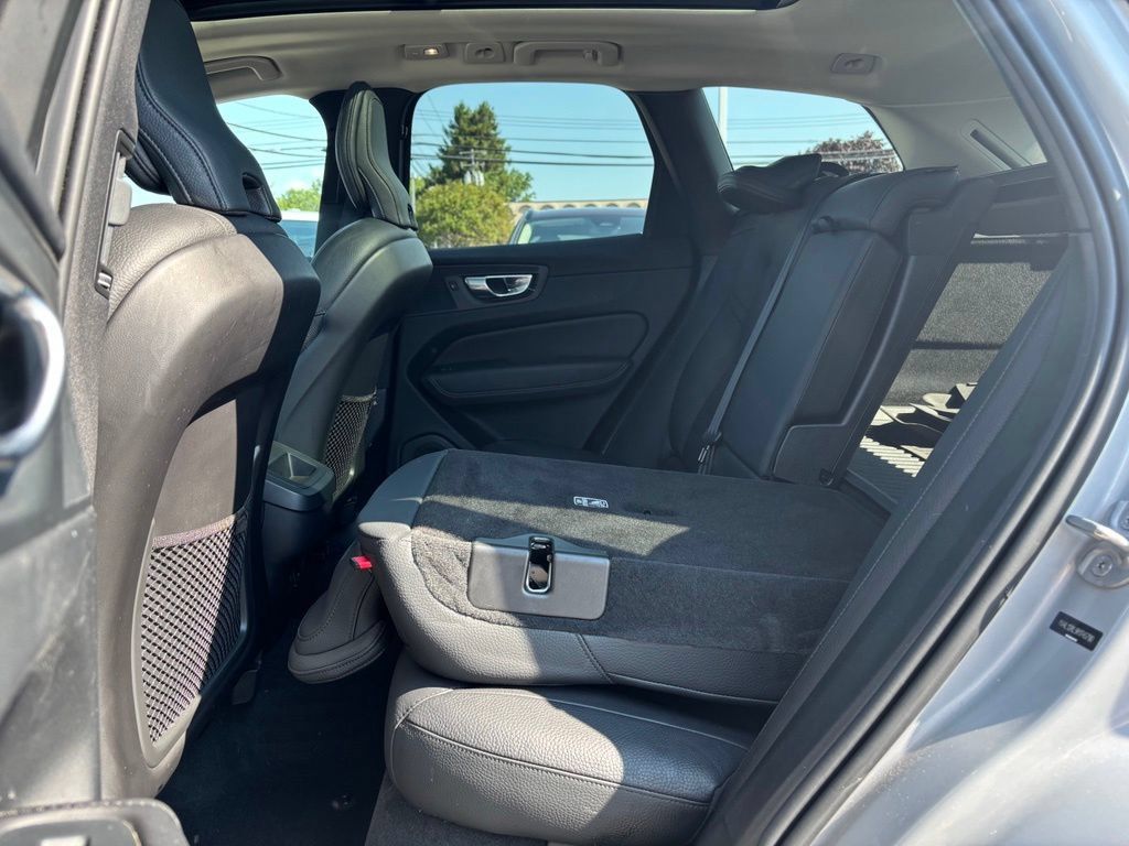 Certified 2024 Volvo XC60 B5 Plus w/ Climate Package AWD/4WD image 21