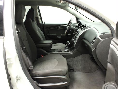 Used 2012 Chevrolet Traverse LT FWD image 13