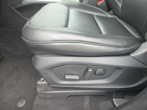 Used 2023 Ford Explorer XLT w/ Equipment Group 202A AWD/4WD image 12