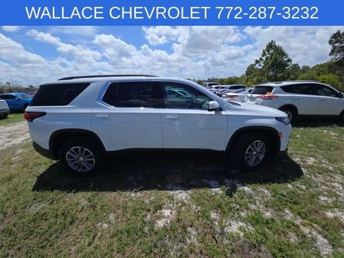 Certified 2023 Chevrolet Traverse LT w/ Rear Camera Mirror Package image 1