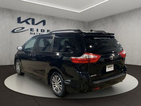 Used 2018 Toyota Sienna XLE image 8