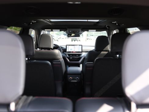 New 2026 Ford Explorer ST RWD image 11