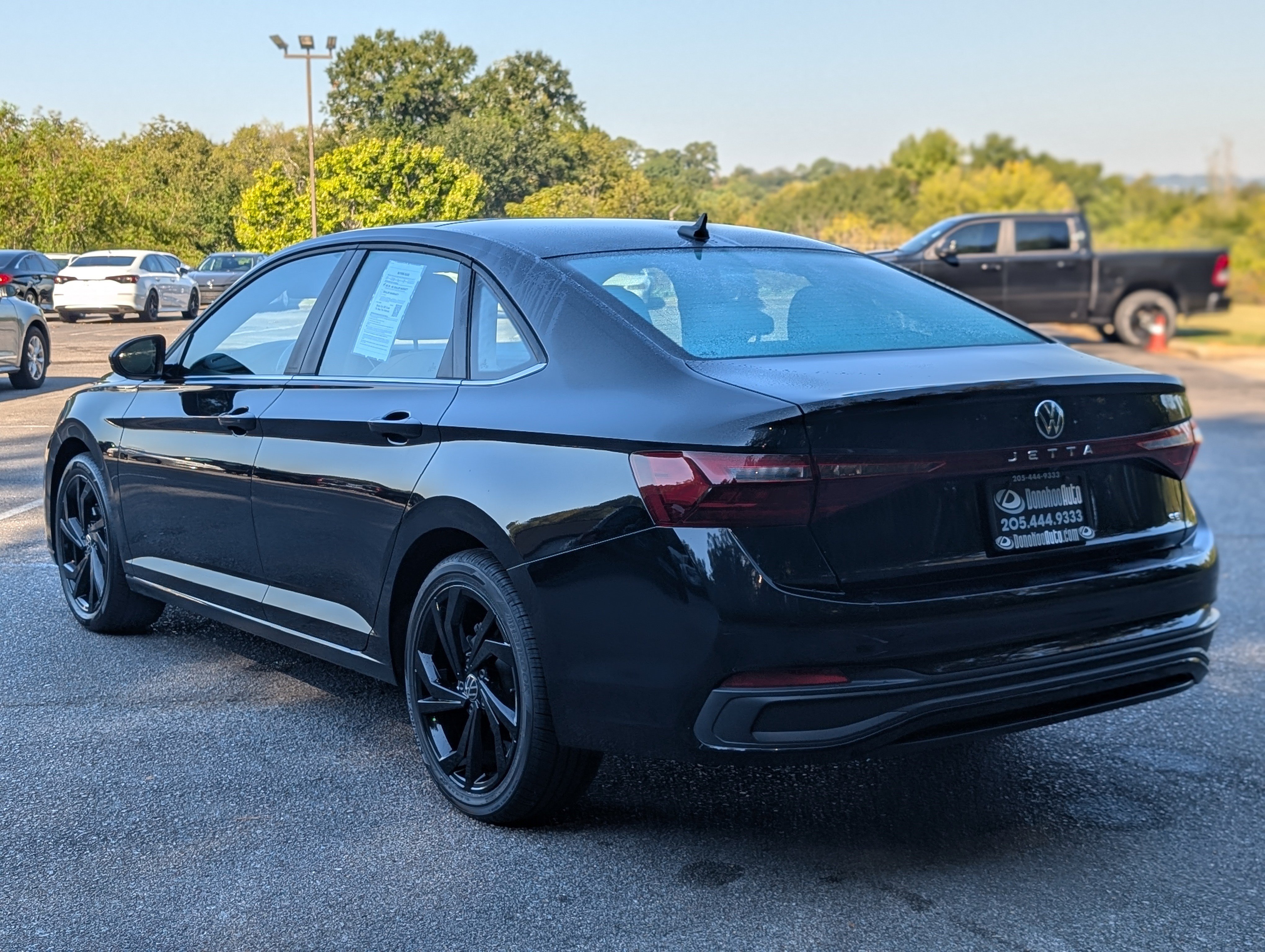 Used 2026 Volkswagen Jetta SE w/ Black Wheel Package FWD image 7