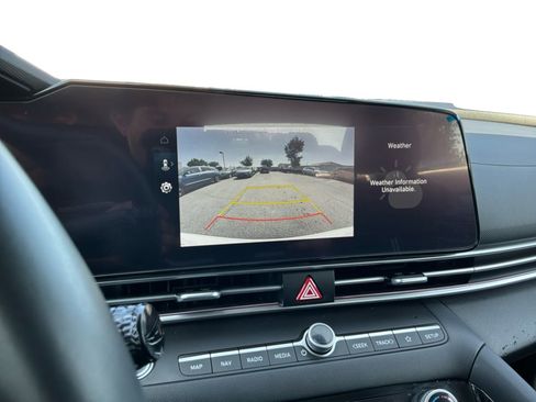 Used 2025 Hyundai Elantra SEL FWD image 13