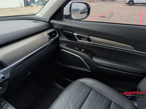 Used 2022 Kia Telluride SX w/ SX Prestige Package image 31