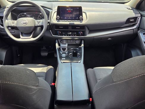 Used 2025 Nissan Rogue SV FWD image 8