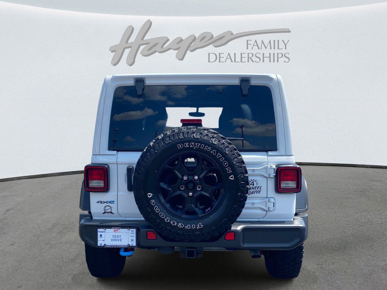 Used 2023 Jeep Wrangler Unlimited w/ Sun & Screen Package AWD/4WD image 4