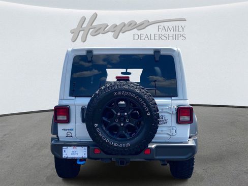 Used 2023 Jeep Wrangler Unlimited w/ Sun & Screen Package AWD/4WD image 4