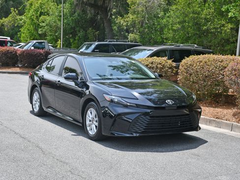 Certified 2025 Toyota Camry LE w/ Convenience Package FWD image 6