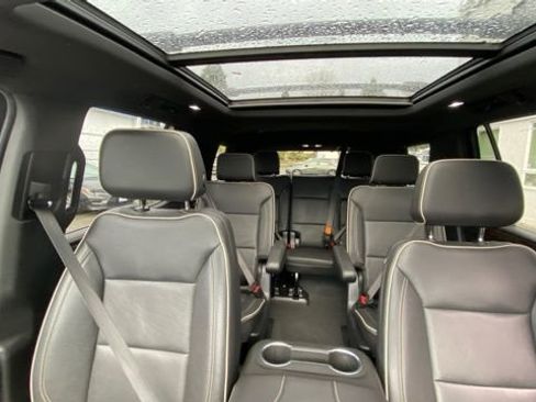 Used 2022 Chevrolet Tahoe Premier w/ Premium Package image 29