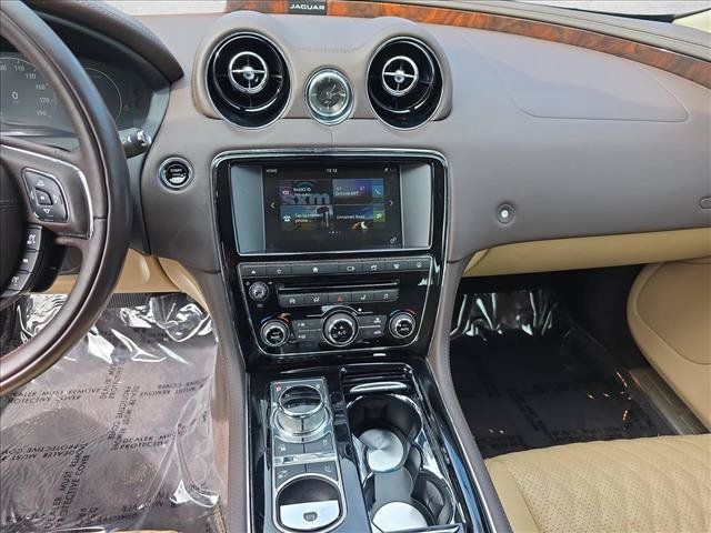 Used 2016 Jaguar XJ L Portfolio AWD/4WD image 21