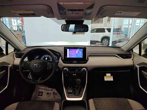 New 2025 Toyota RAV4 XLE image 27